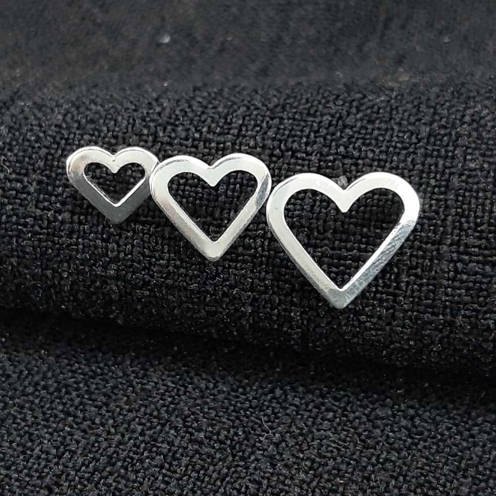 Brinco trio coração vazado