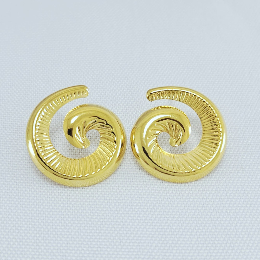 Brinco espiral detalhado