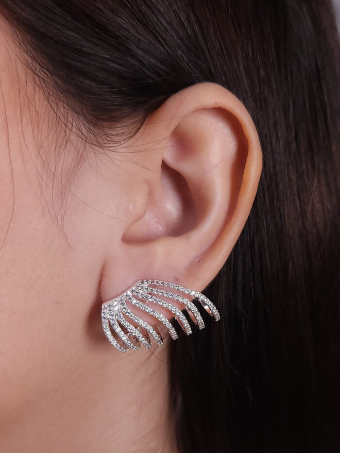 Brinco ear cuff fios cravejados