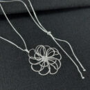 Gargantilha gravatinha flor aramado