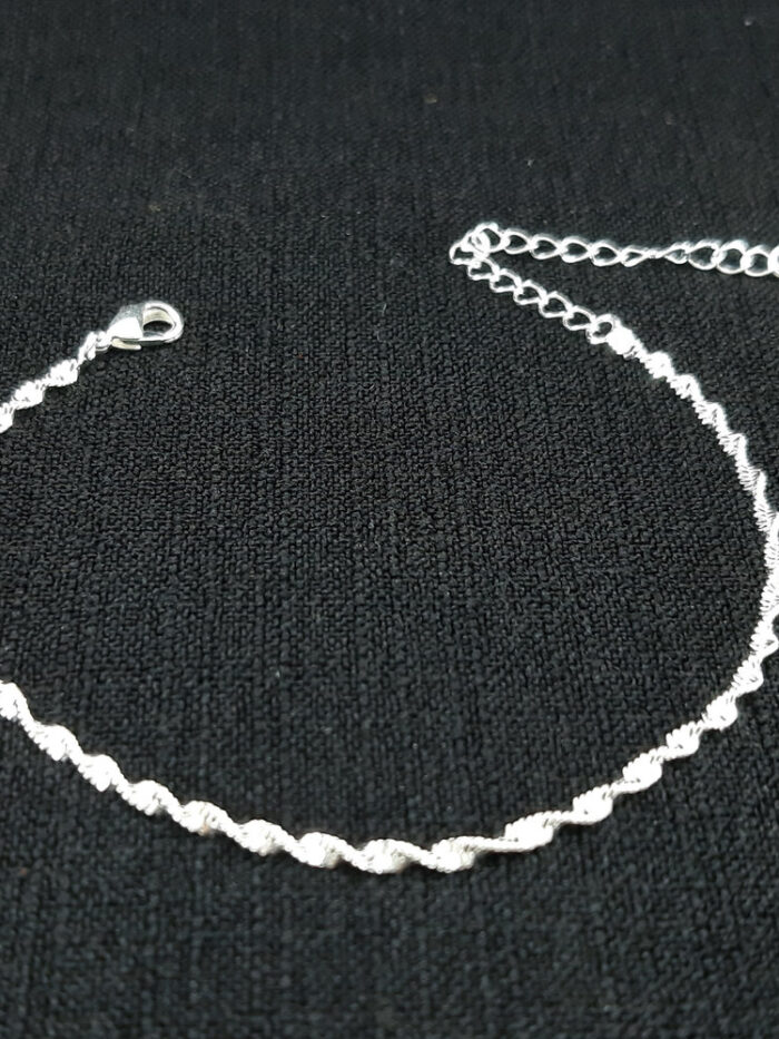 Pulseira com fio duplo torcido