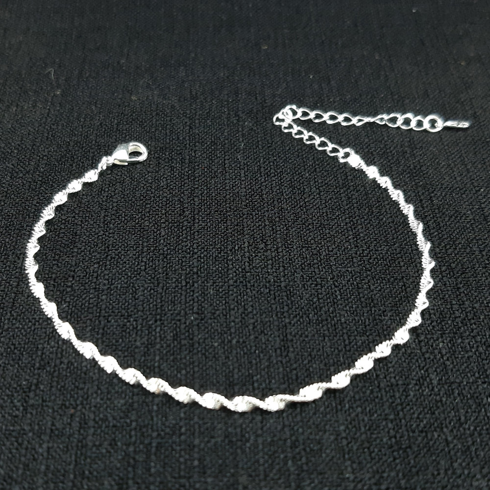 Pulseira com fio duplo torcido