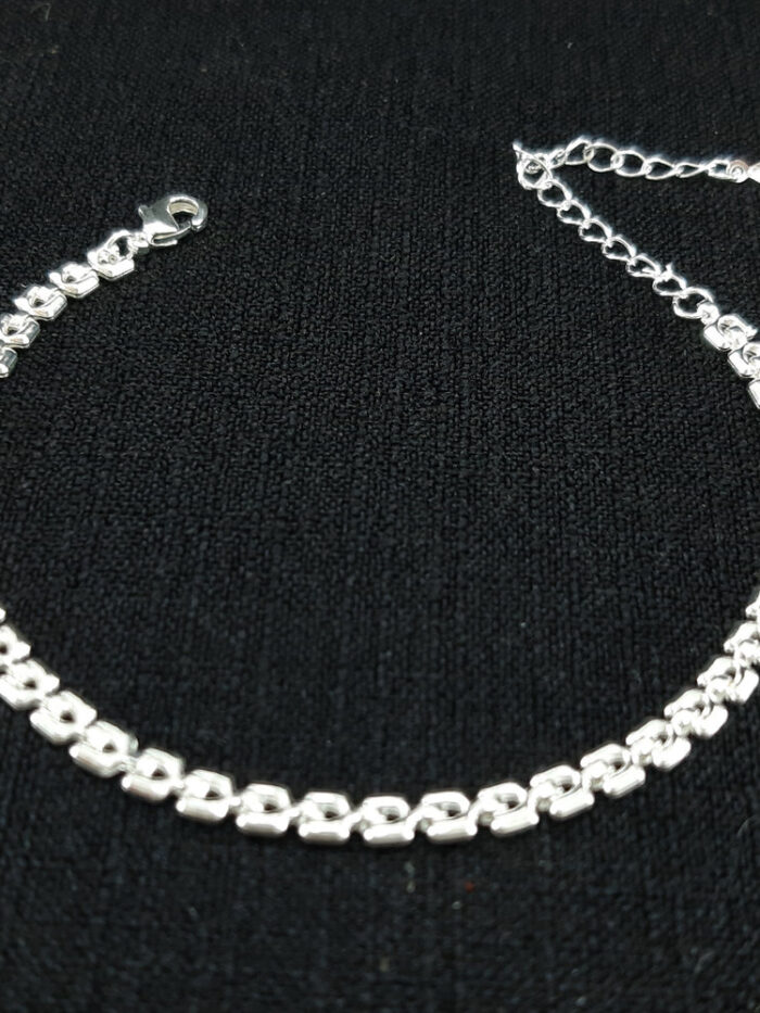 Pulseira elo quadrado detalhe vazado