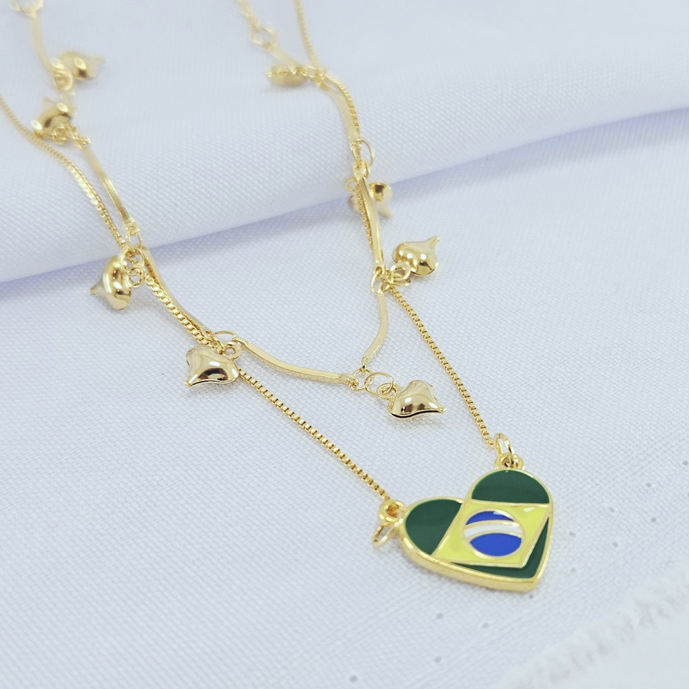 Gargantilha dupla corações com bandeira do Brasil