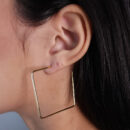 Argola quadrada fio dourado