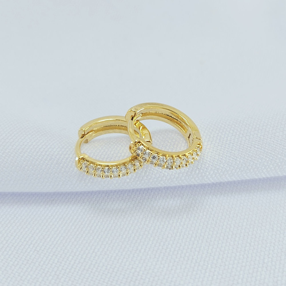 Brinco argolinha fio duplo cravejado