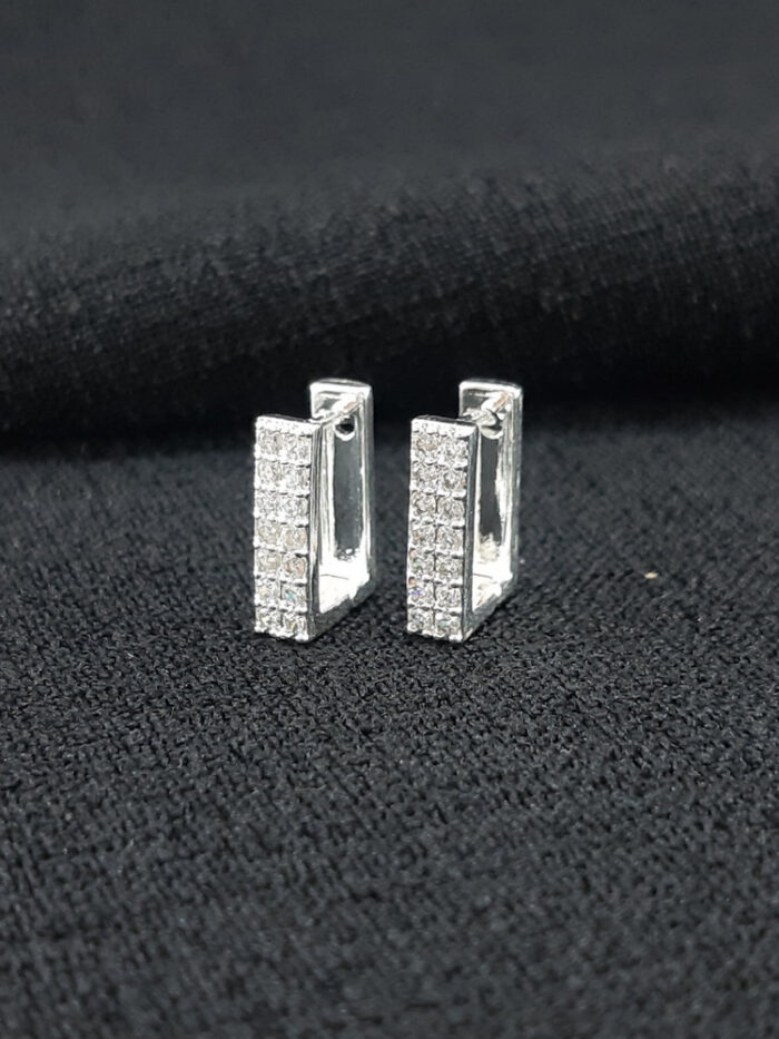 Argola quadrada faixa cravejado