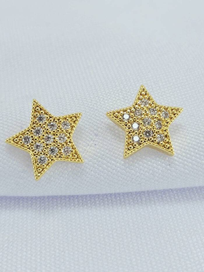 Brinco estrela cravjada em zircônia