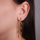 Brinco oval pêndulo triplo vazado