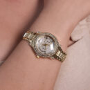 Relógio cravejado dourado