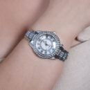 Relógio detalhe cravejado com cristais