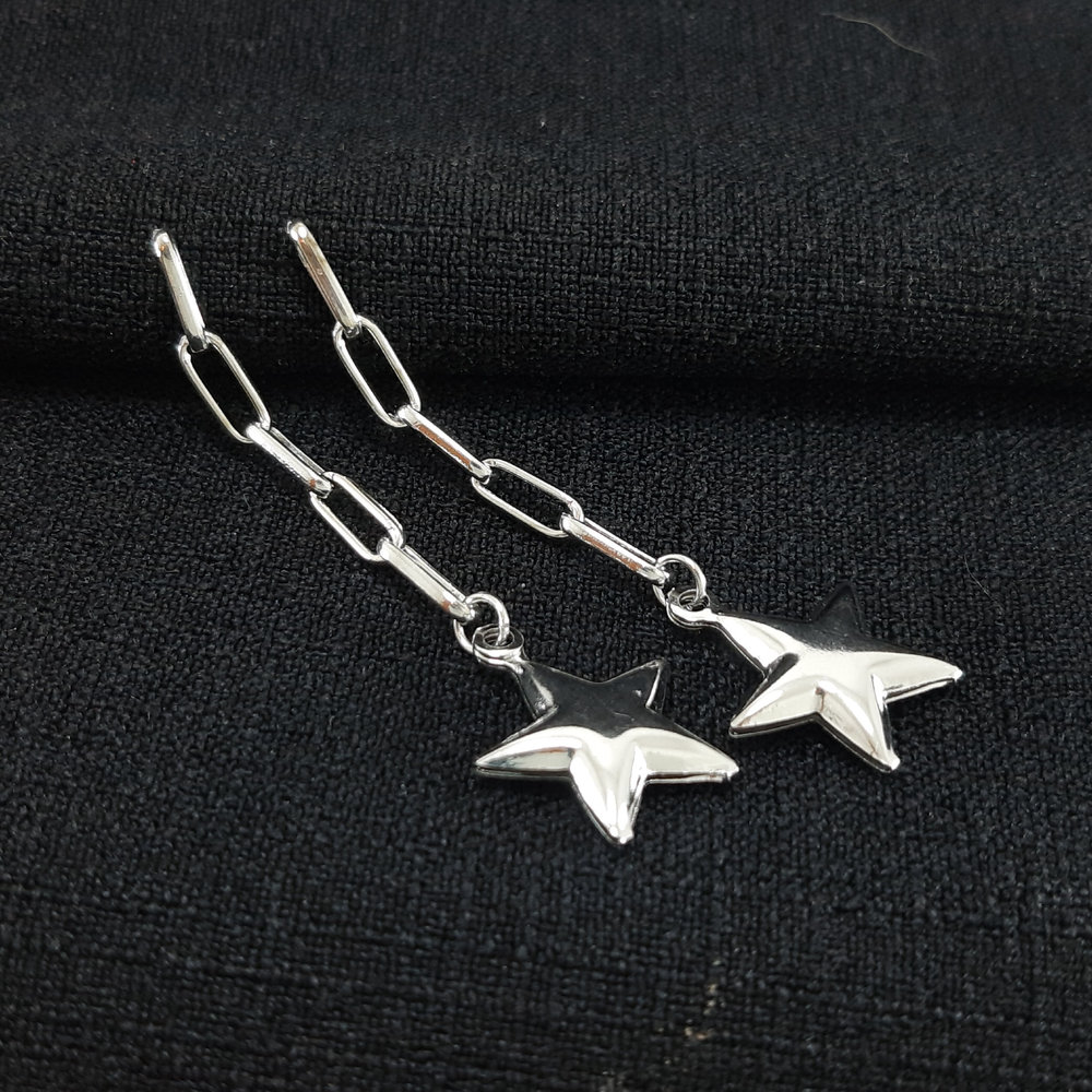 Brinco com corrente e estrela pêndulo