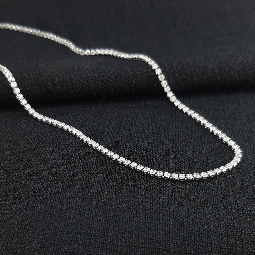 Gargantilha longo com riviera