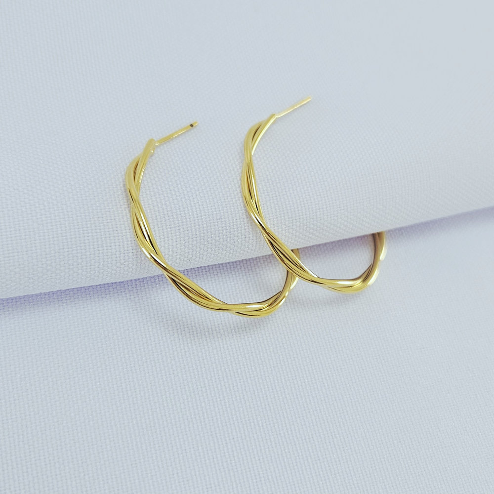 Brinco argola trançado