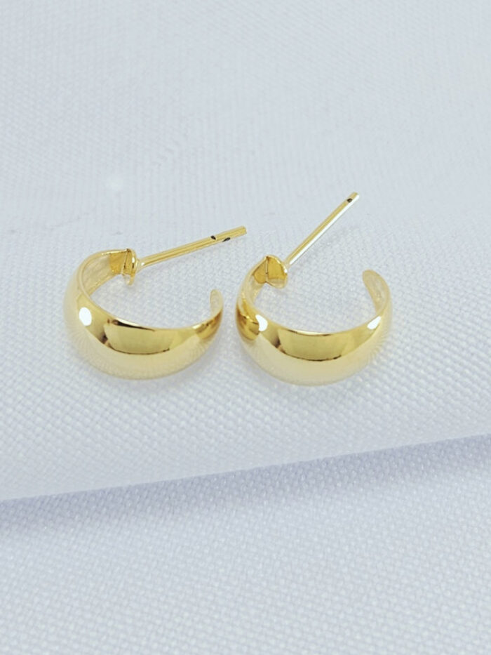 Brinco argolinha faixa boleada