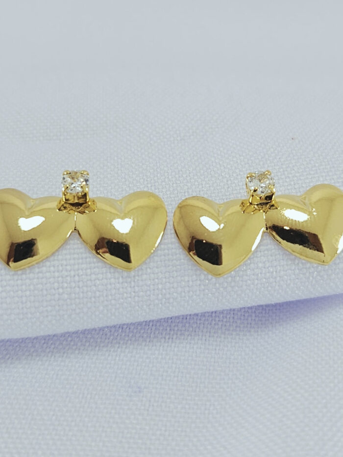 Brinco coração duplo liso com ponto de luz