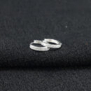 Brinco argola fechada com cristais