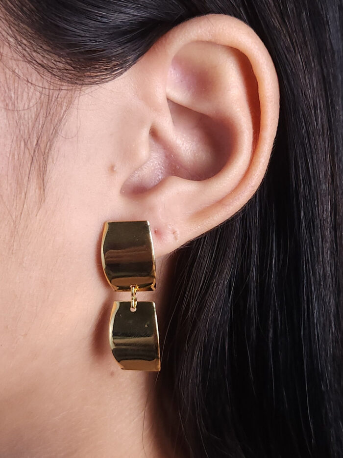 Brinco duplo curvado chapeado