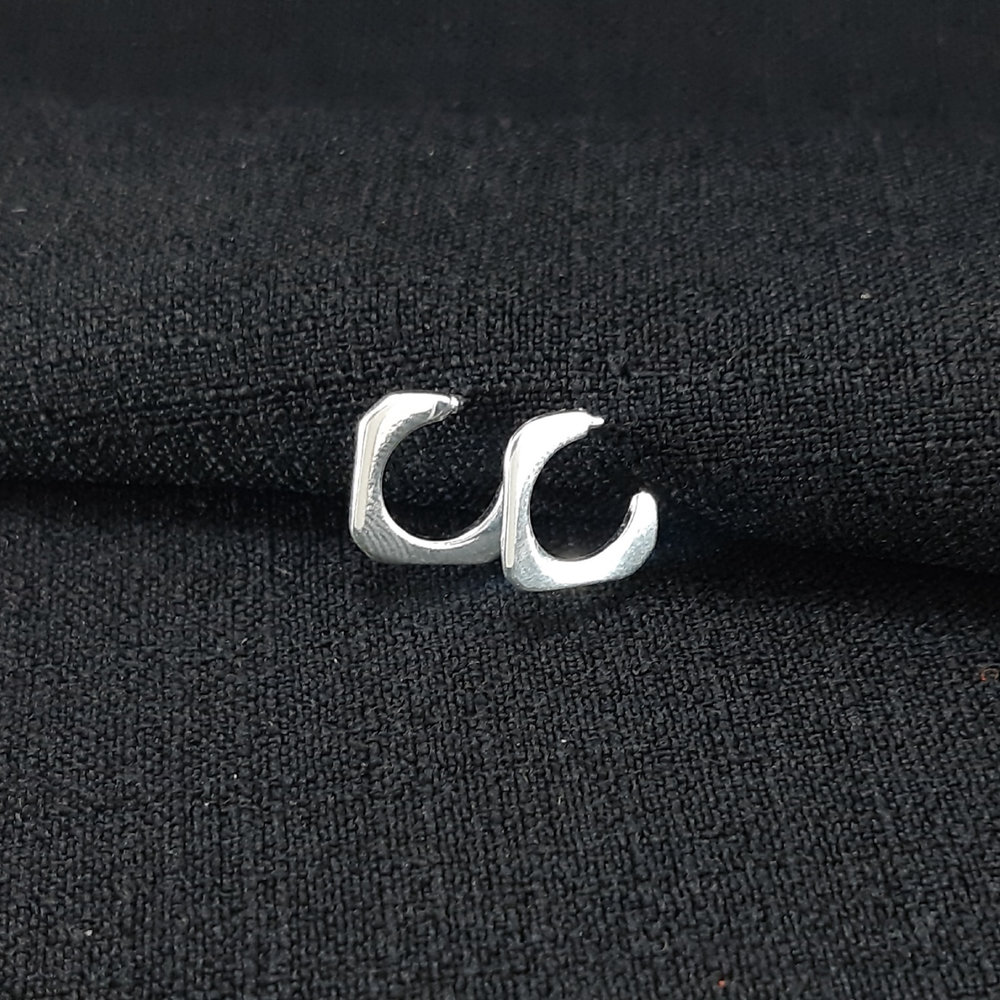 Brinco estilo argola aberta