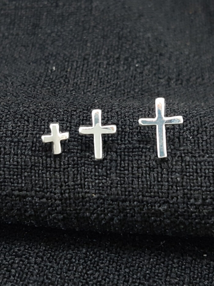 Trio de brincos cruz prateada