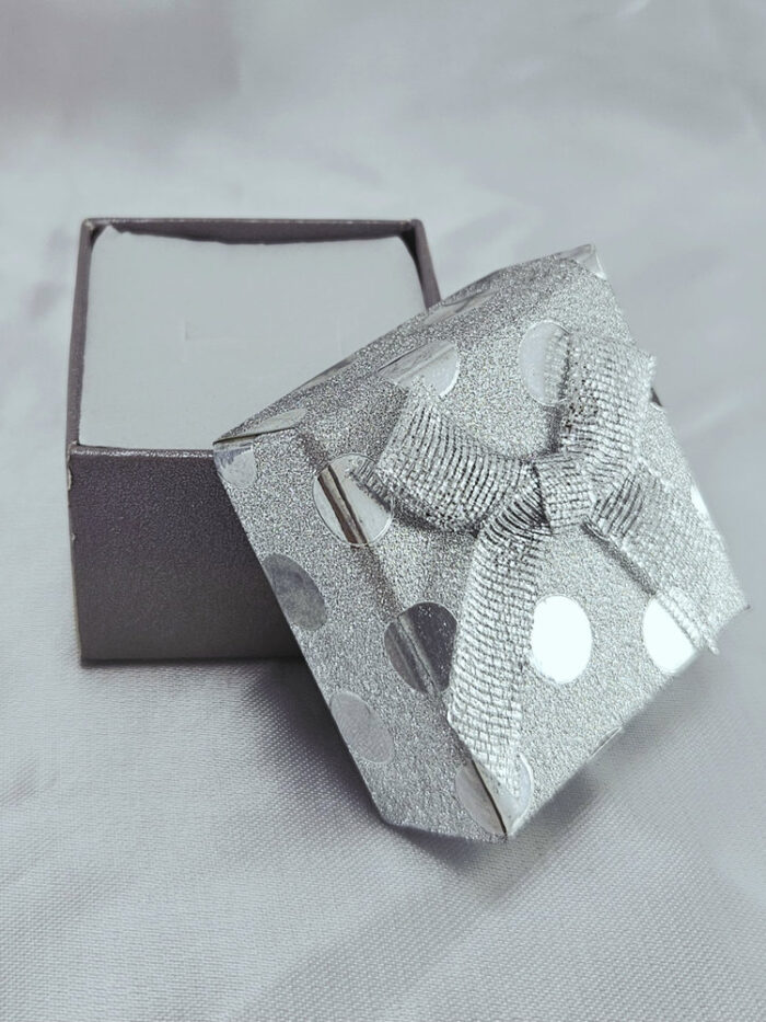 Caixinha para anel cintilante detalhe bolinhas