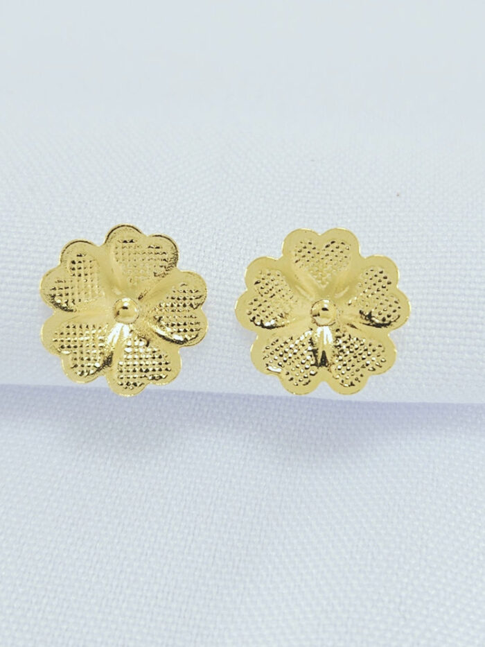 Brinco flor detalhada