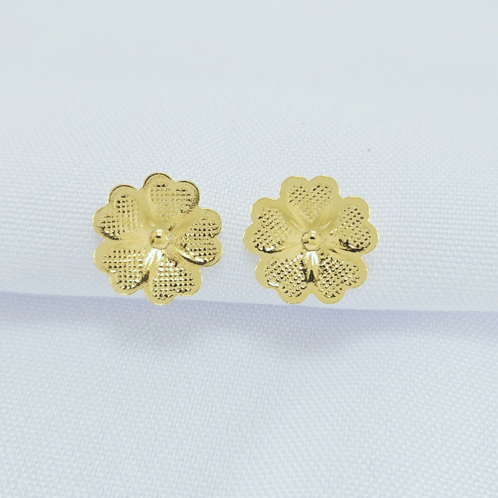 Brinco flor detalhada