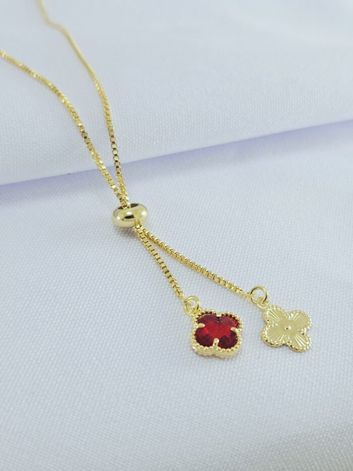 Gargantilha gravatinha com trevo