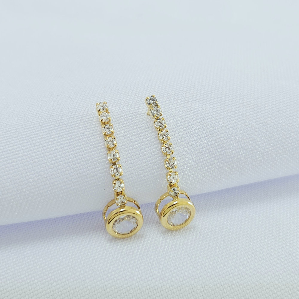 Brinco fio riviera com círculo ponto de luz