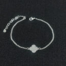 Pulseira trevo branco central