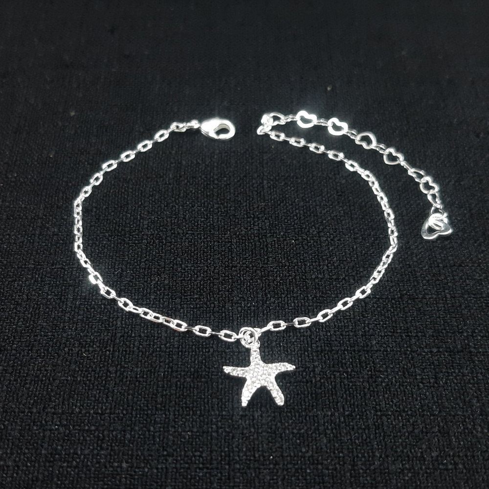 Pulseira elos círculo vazado com estrela do mar cravejada