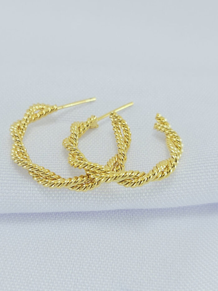 Brinco argola torcido duplo