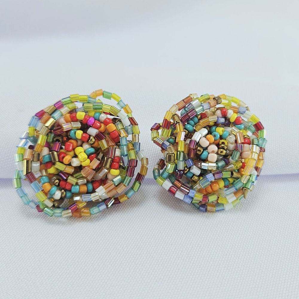 Brinco formato flor trabalhado - Imagem 3