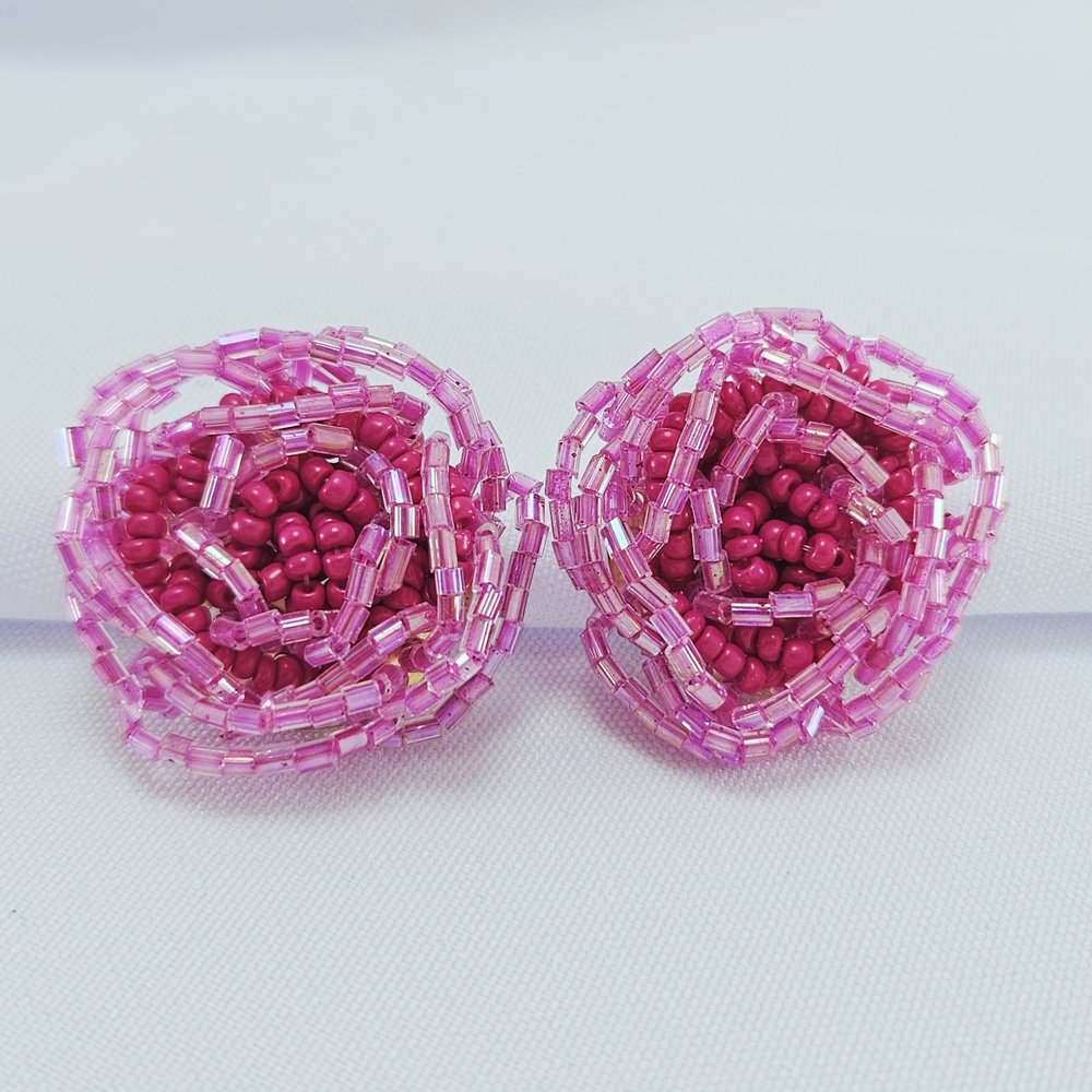 Brinco formato flor trabalhado - Imagem 6