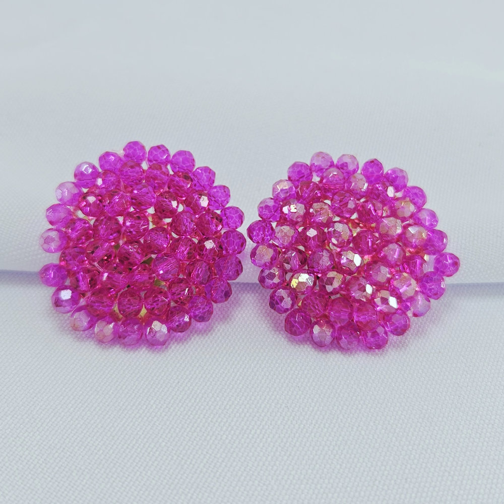 Brinco redondo bolinhas detalhadas - Imagem 5