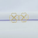 Brinco flor vazada com fio detalhado com ponto de luz central