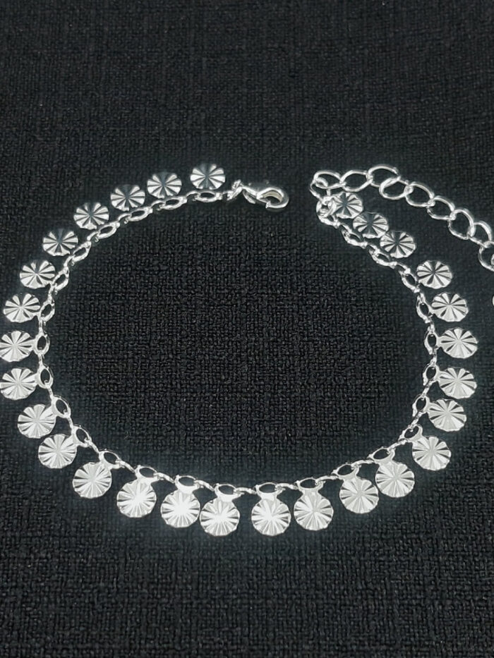 Pulseira com circulos chapeados detalhado