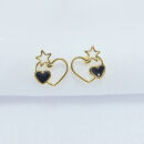 Brinco coração vazado detalhe estrela e coração