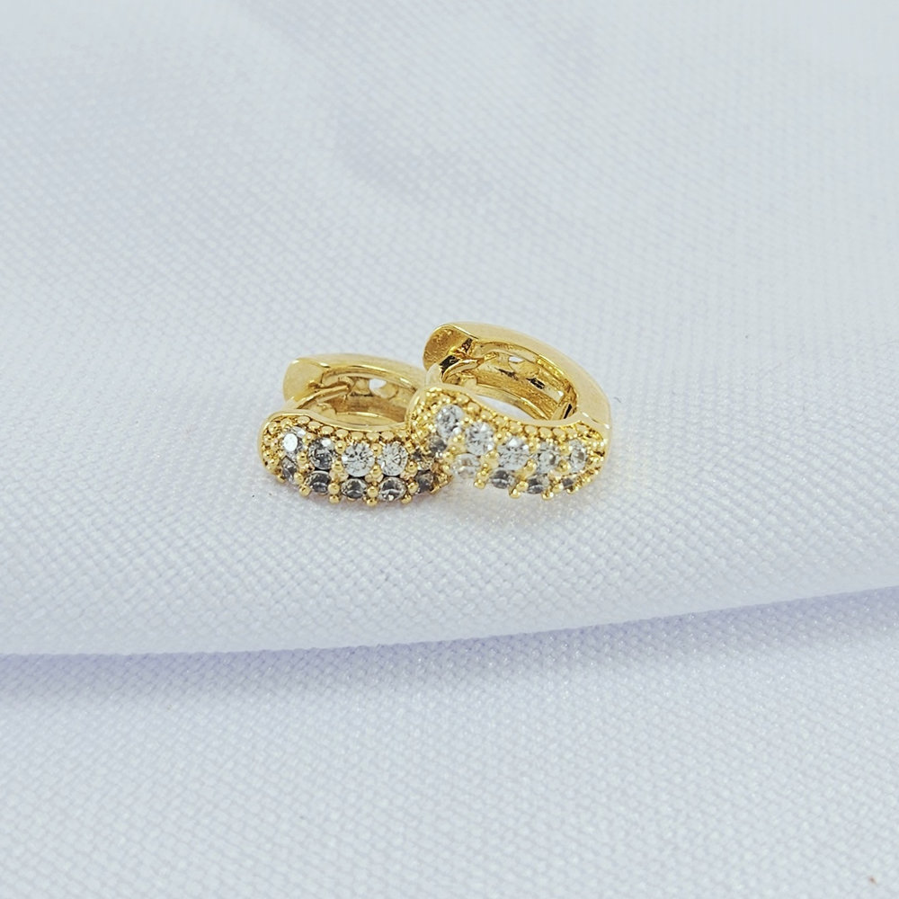 Brinco argola fio cravejado