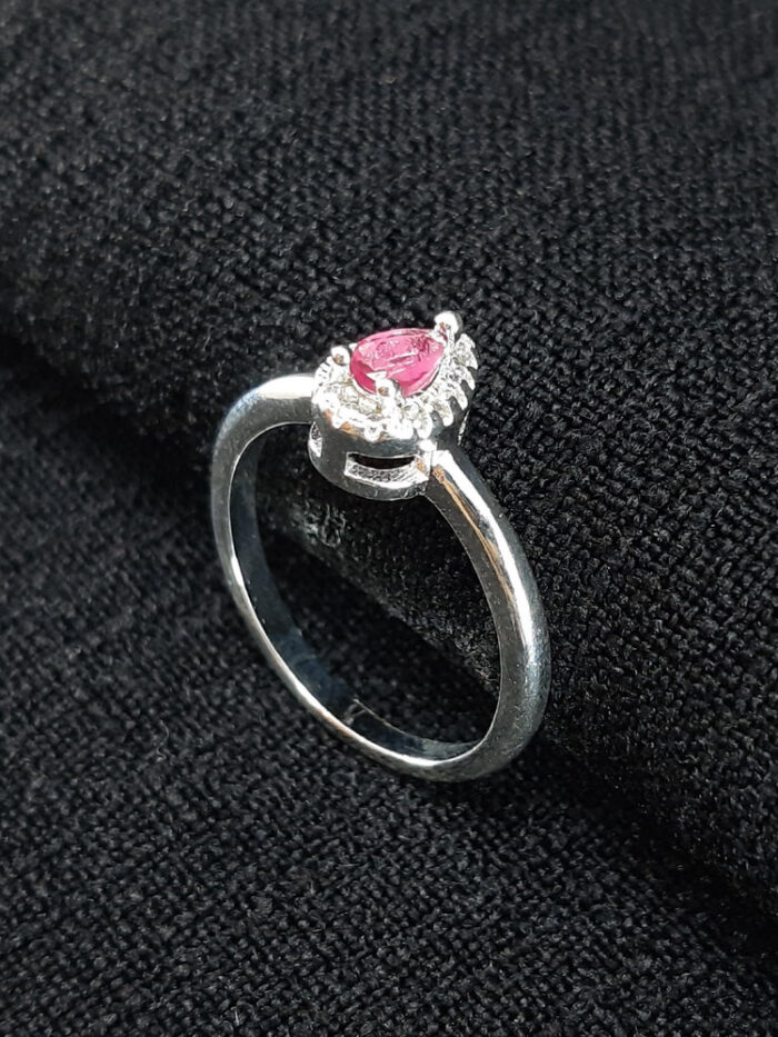 Anel gota minimalista rosa cravejado