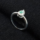 Anel gota minimalista verde água cravejado