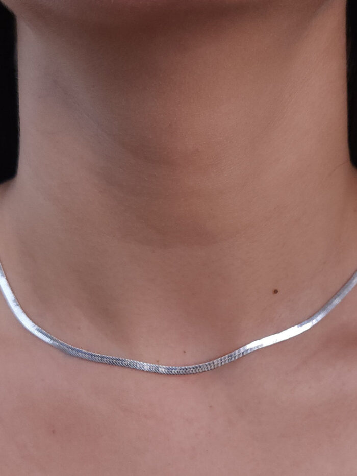 Gargantilha chocker malha laminada