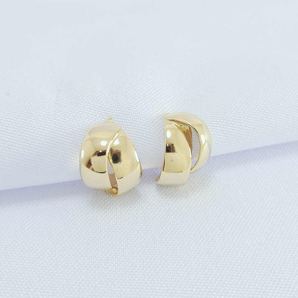 Brinco boleado liso detalhe vazado