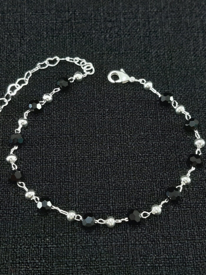 Pulseira com bolas preta e prateada