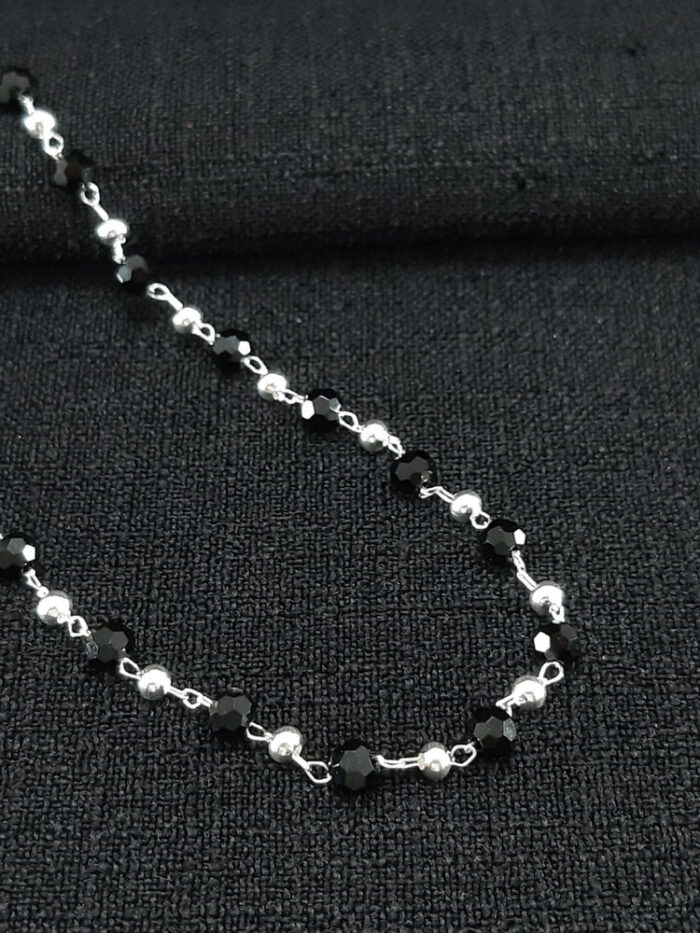 Gargantilha chocker com bolas preta e prateada