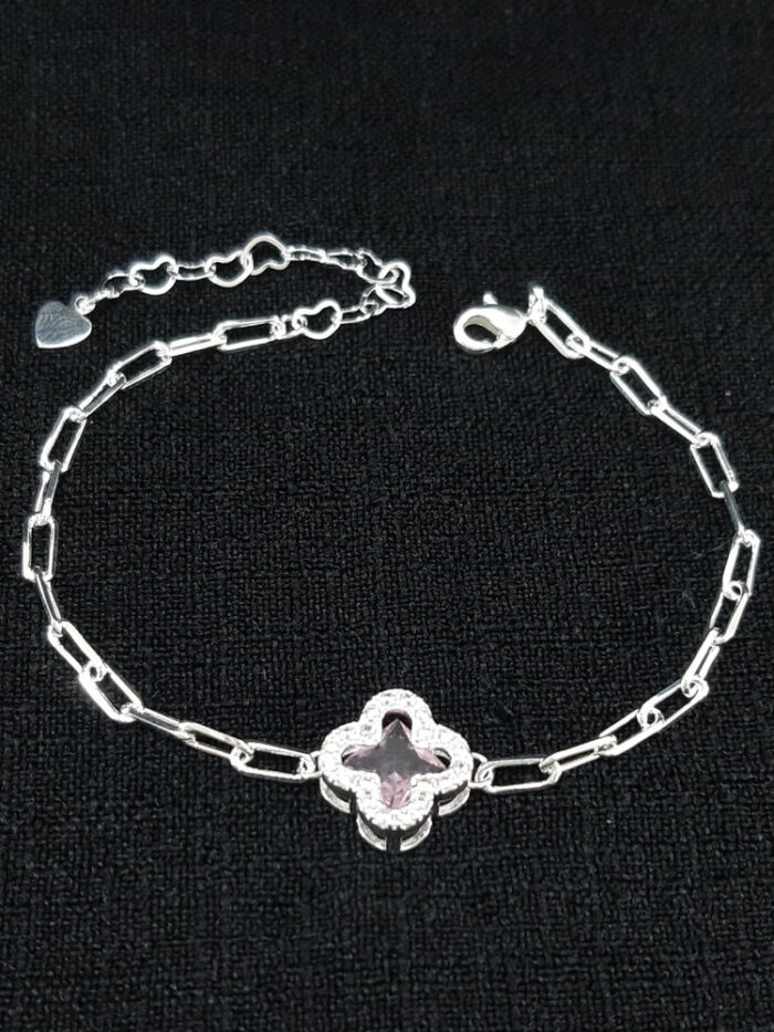 Pulseira elos cartier com trevo borda cravejado