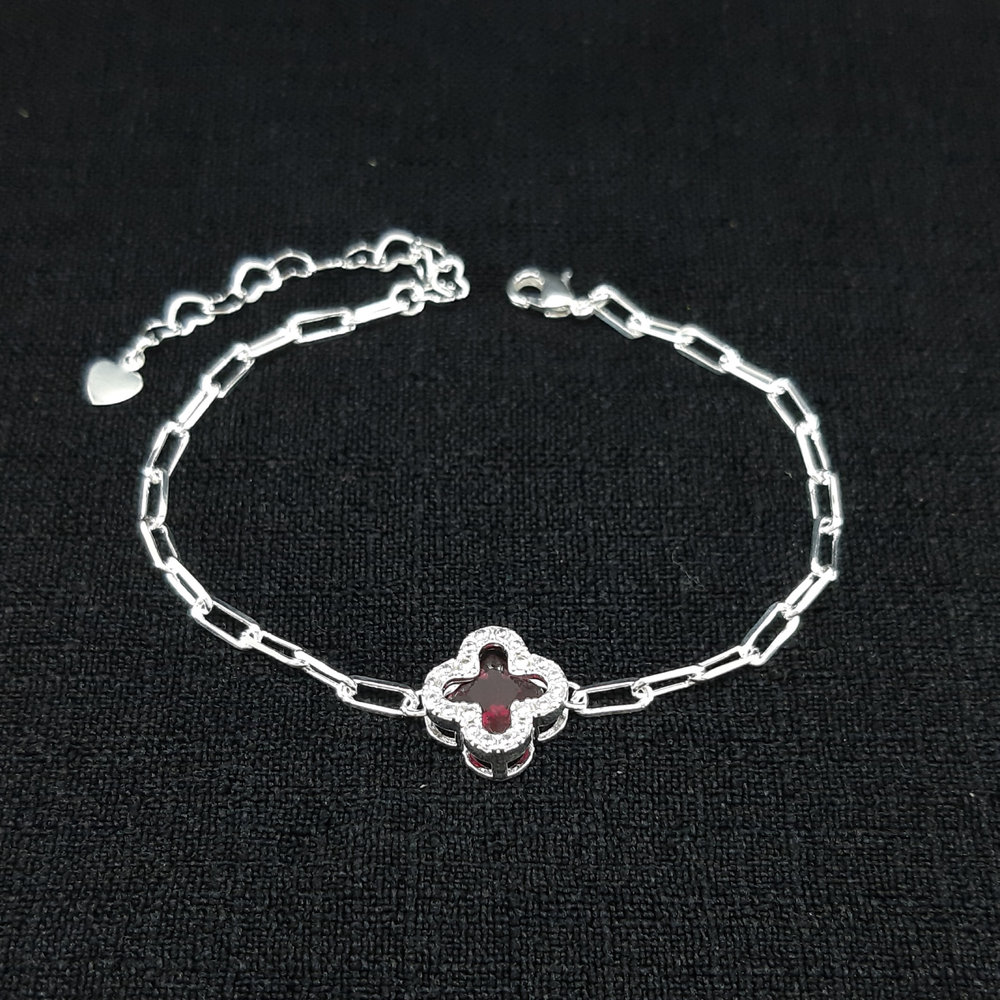 Pulseira elos cartier com trevo borda cravejado - Imagem 2