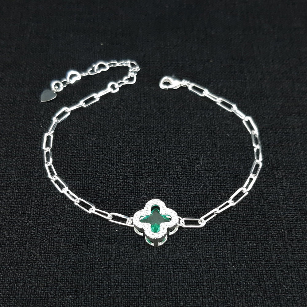 Pulseira elos cartier com trevo borda cravejado - Imagem 3