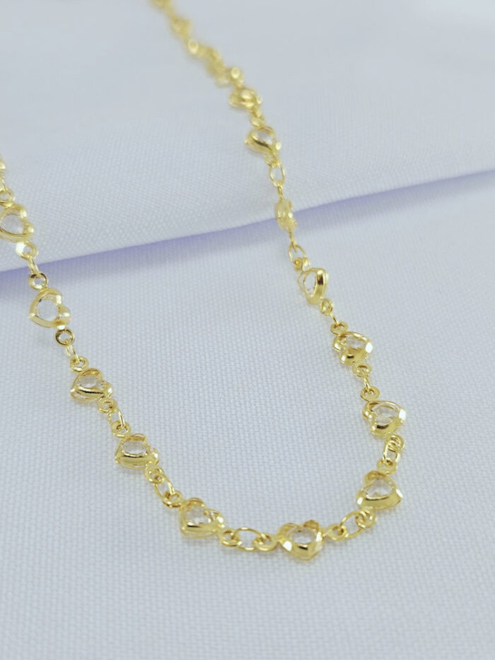 Gargantilha choker pedras corações
