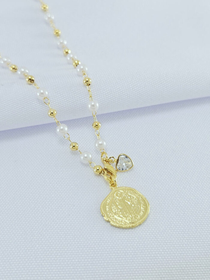 Gargantilha pérolas com medalha de São Bento